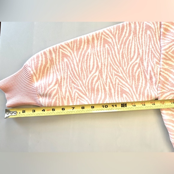 New, BCBG Generation Women's Cropped Zebra Printed Button Front Cardigan. Size S - Picture 10 of 12